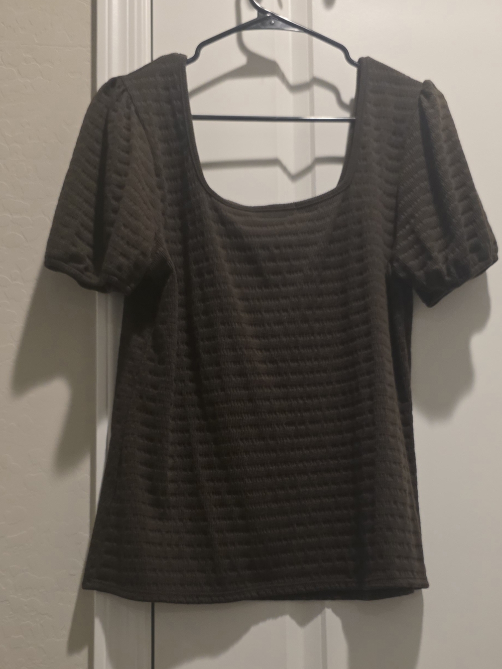 Scoop Neck Short Sleeve Top in Dark Brown